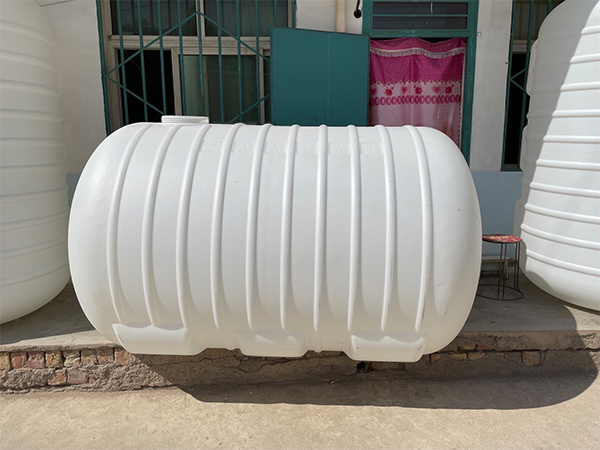5噸（dūn）臥式運（yùn）輸桶